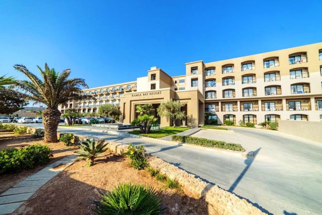 Máltai üdülés: Ramla Bay Resort **** — Mellieha