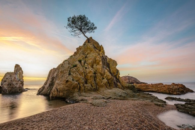 Barcelonai egyéni városlátogatás és nyaralás a Costa Braván