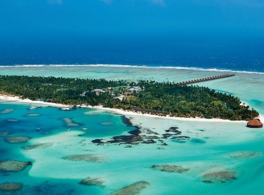 Maldív-szigetek, Meeru Island Resort & Spa**** Egyéni utazások, Nyaralóprogramok, Különleges ajánlatok, Nászutas ajánlatok, Gyerekbarát utak, Ázsia, Maldív-szigetek