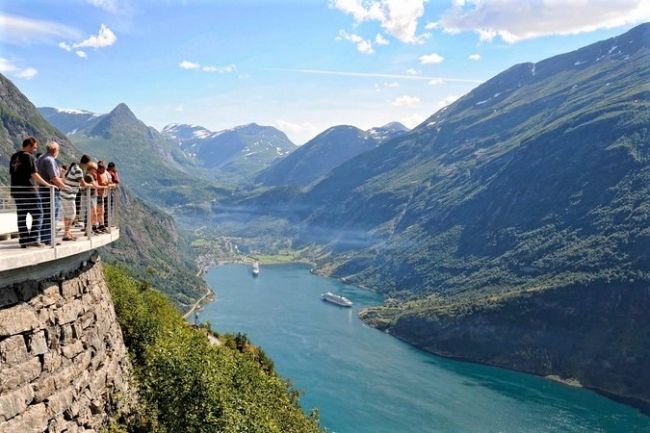 Norvég fjordok Hurtigruten hajóval: Bergen-Kirkenes