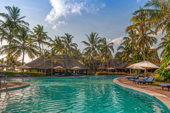 Nyaralás a mesés Zanzibáron magyar idegenvezetővel - Breezes Beach Club & Spa **** - 2021.03.24.-04.02.
