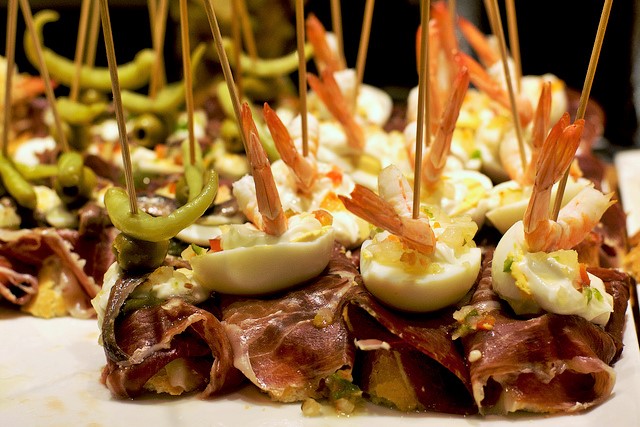 Baszk pintxos falatok