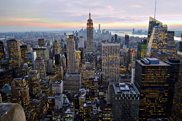 Manhattan látképe napfelkeltekor