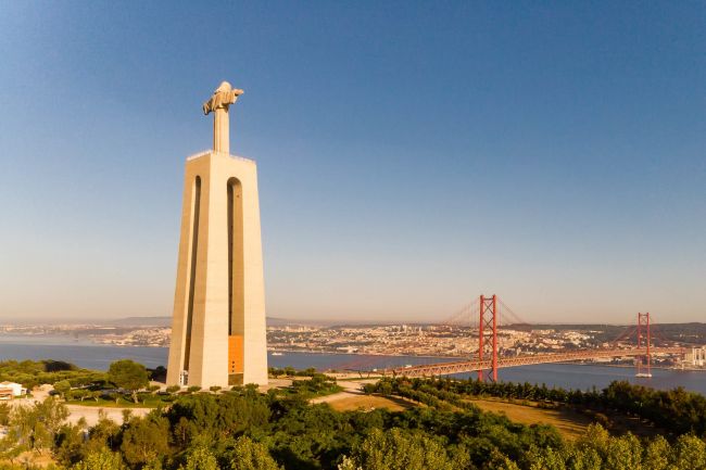 Krisztus Király szobor és a kilátás