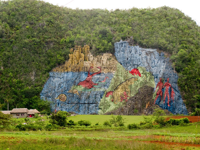 Mural de la Prehistoria