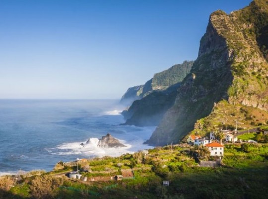 Madeira, az örök tavasz szigete - csoportos út magyar idegenvezetővel 2026.05.22-29. Csoportos utazások, Tavaszi csoportos utak, Csoportos felfedezőutak, Különleges ajánlatok, Gyerekbarát utak, Felfedezőutak, Dél-Európa, Portugália, Madeira