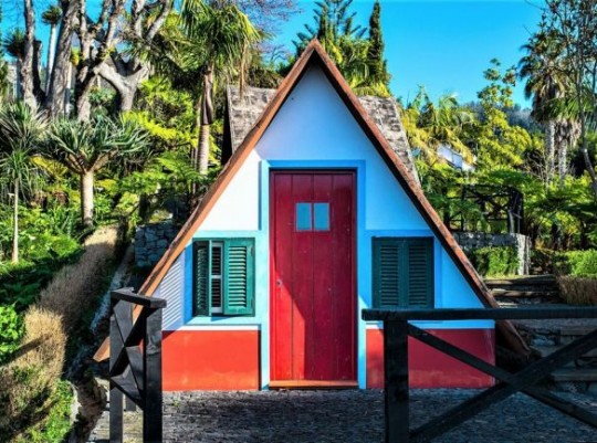 Madeira, az örök tavasz szigete - csoportos út magyar idegenvezetővel 2026.10.30.-11.06. Csoportos utazások, Őszi csoportos utak, Csoportos felfedezőutak, Különleges ajánlatok, Gasztrotúrák, Nászutas ajánlatok, Gyerekbarát utak, Utazások felnőtteknek, Felfedezőutak, Dél-Európa, Portugália, Madeira