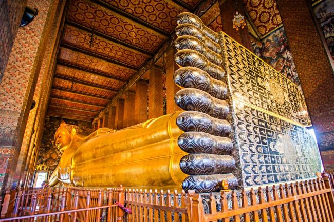 Fekvő Buddha