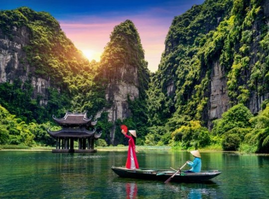 Vietnám: a Vörös-folyótól a Kilenc Sárkányig – nagy körutazás magyar idegenvezetéssel 2026.11.27.-12.11. Csoportos utazások, Őszi csoportos utak, Téli csoportos utak, Csoportos felfedezőutak, Csoportos egzotikus utak, Különleges ajánlatok, Utazások felnőtteknek, Felfedezőutak, Ázsia, Vietnam