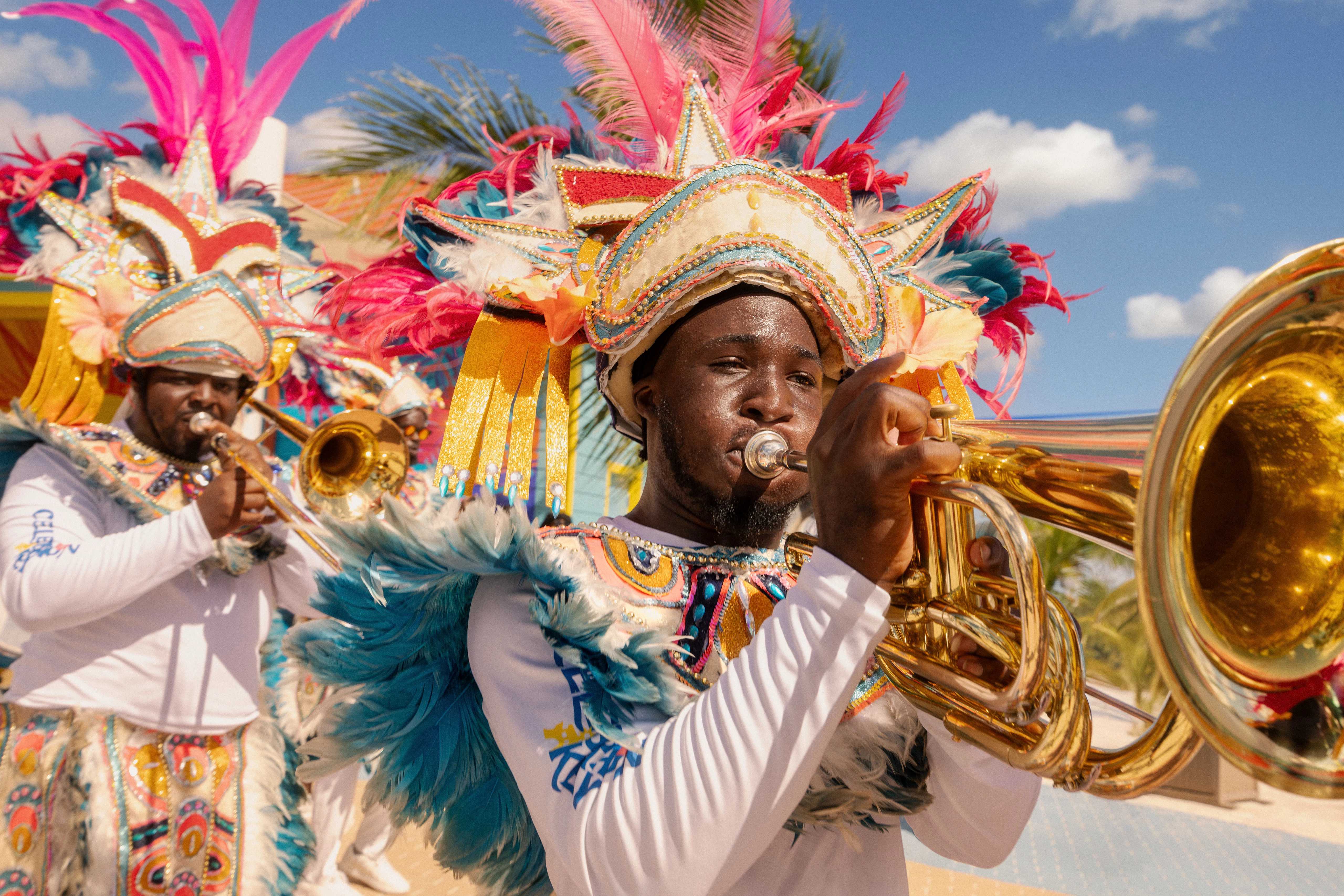 Junkanoo felvonulás a Bahamákon