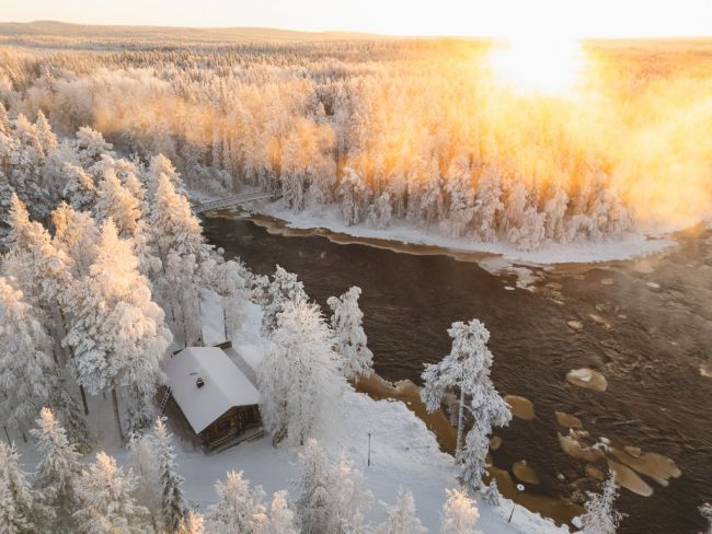 Vaattunki Resort a januári derengésben