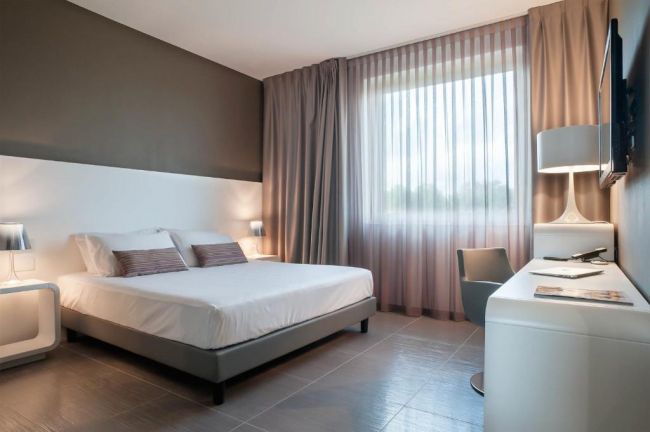 8piuhotel 4*