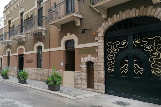 IRON Hotel Bari 3*
