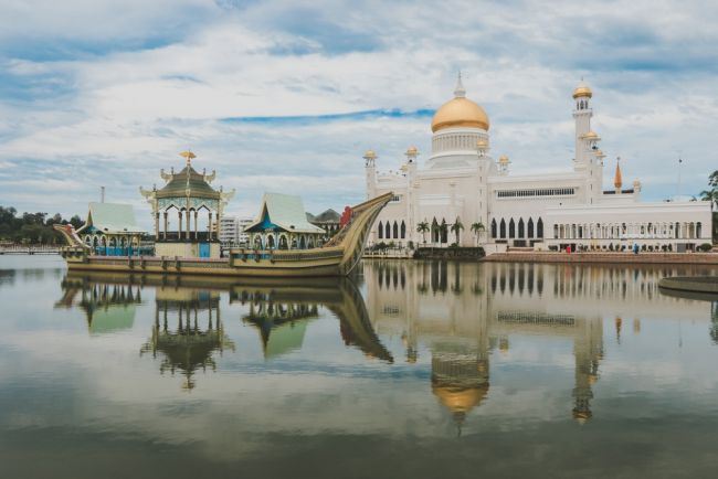 Brunei: Omar Ali Saifuddien mecset