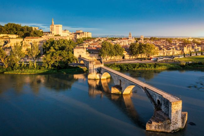 Avignon látképe a pápai palotával