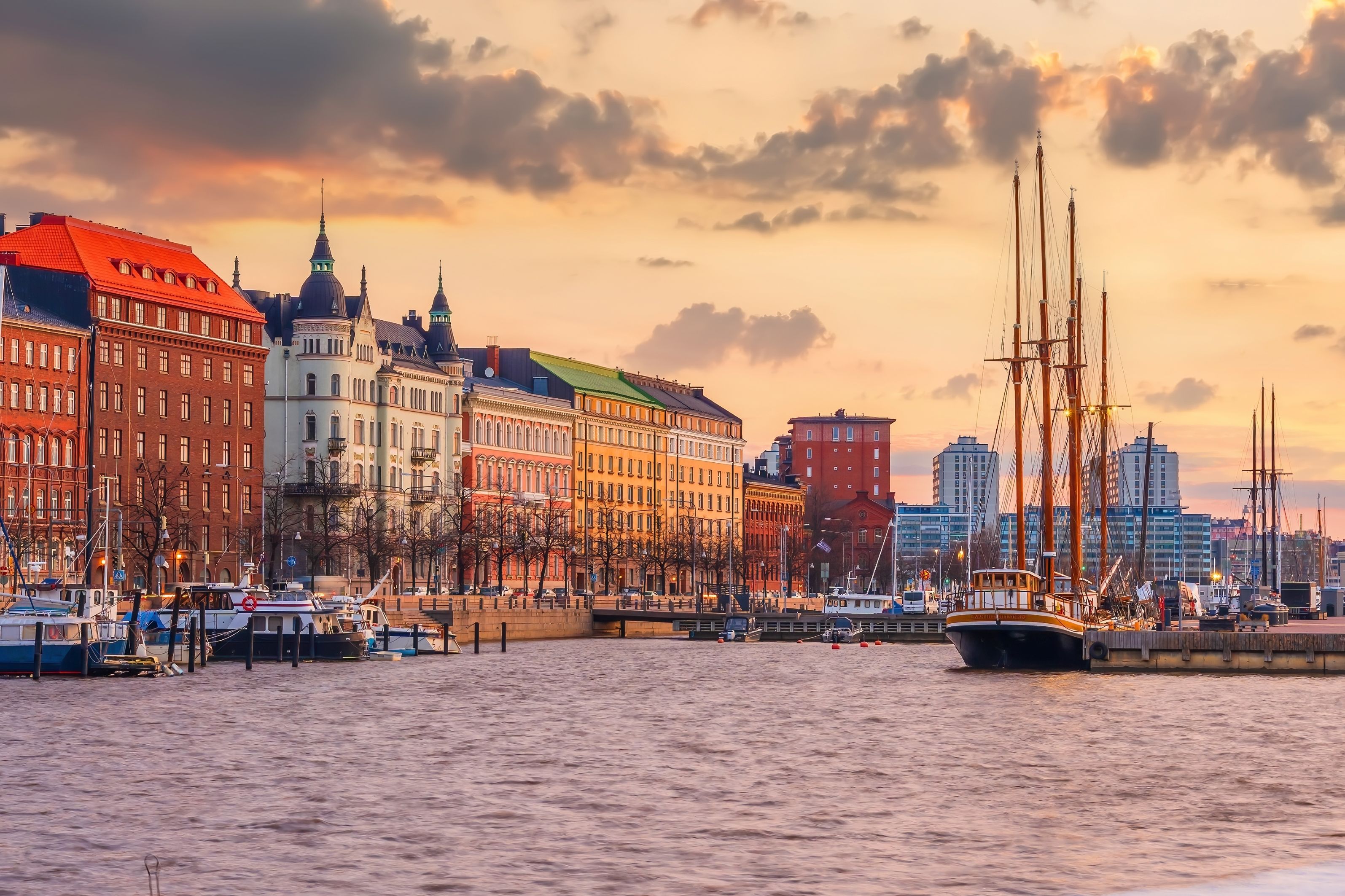 Helsinki naplementében