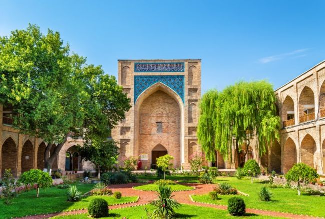 Bukhara, Nodir Divanbeghi-medresze