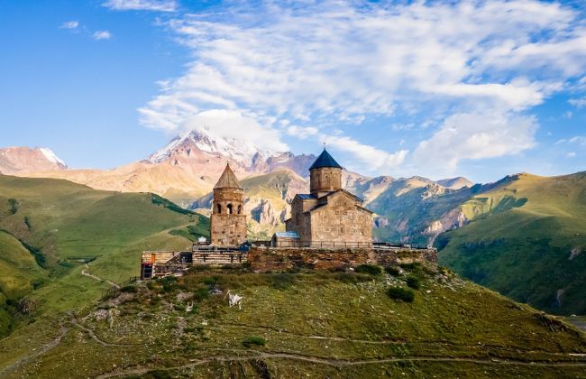 A gergeti Szentháromság-templom és a Kazbegi