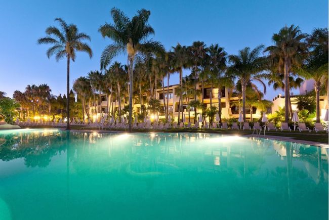 Hotel BlueBay Banus - medence