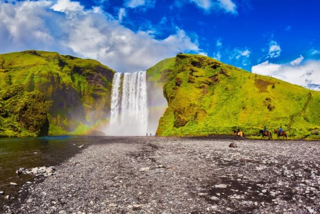 Dél-Izland egyik legszebb vízesése, a Skógafoss