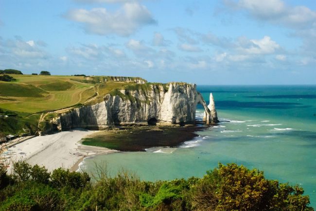 Étretat fehér sziklás partvidéke